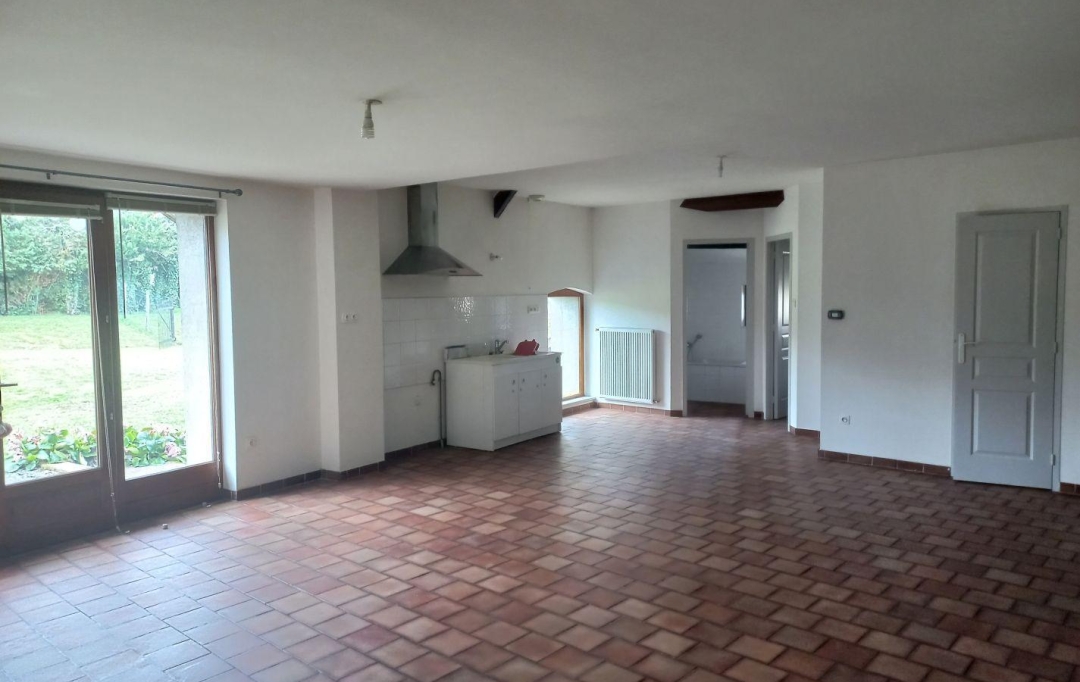 Annonces ST CYR : Appartement | FLEURIEUX-SUR-L'ARBRESLE (69210) | 94 m2 | 1 005 € 