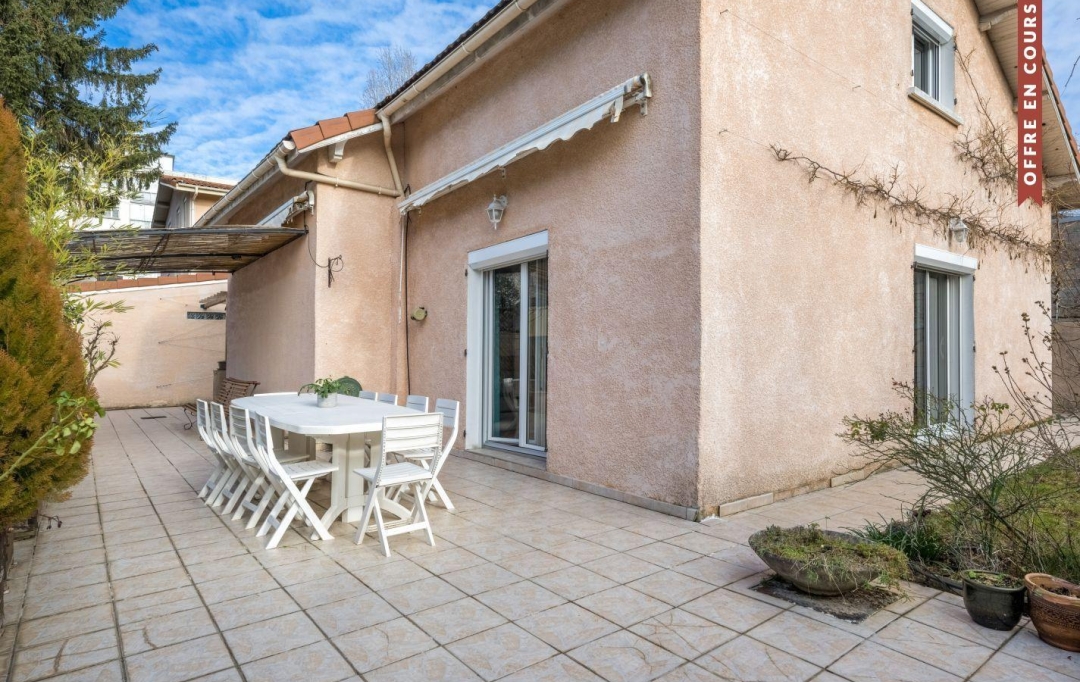 Annonces ST CYR : Maison / Villa | DECINES-CHARPIEU (69150) | 135 m2 | 385 000 € 
