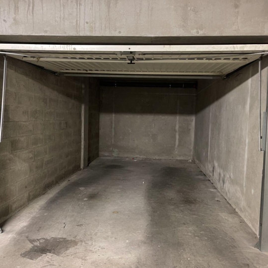  Annonces ST CYR : Garage / Parking | LYON (69008) | 16 m2 | 18 000 € 