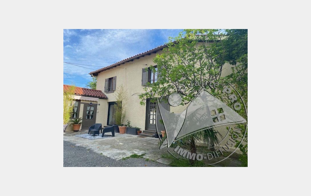 Annonces ST CYR : Maison / Villa | LYON (69002) | 175 m2 | 649 000 € 