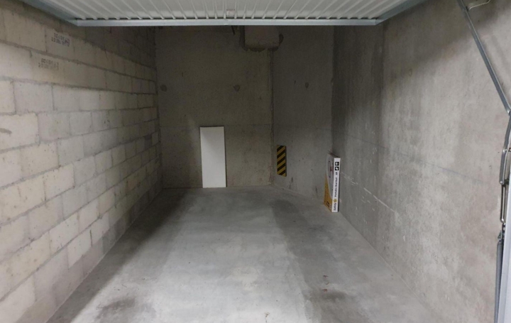 Annonces ST CYR : Garage / Parking | TASSIN-LA-DEMI-LUNE (69160) | 13 m2 | 20 000 € 