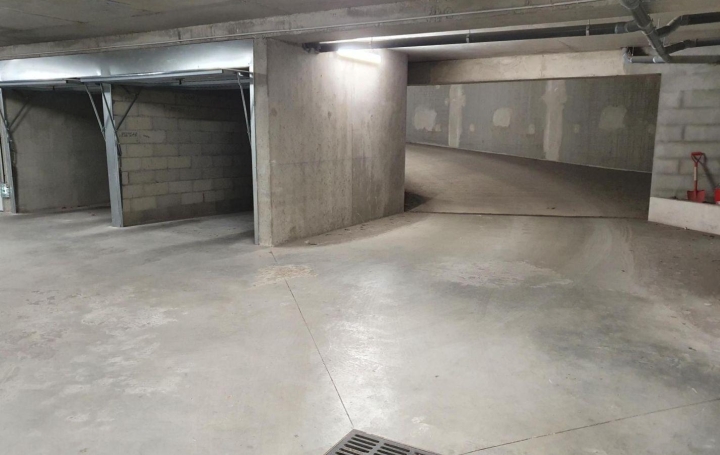 Annonces ST CYR : Garage / Parking | TASSIN-LA-DEMI-LUNE (69160) | 13 m2 | 20 000 € 